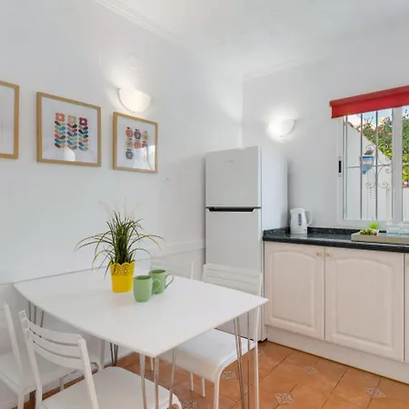 Anais - Plusholidays Ifach