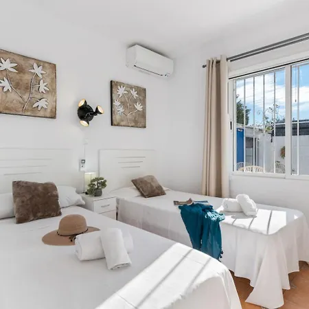 Anais - Plusholidays Villa Ifach