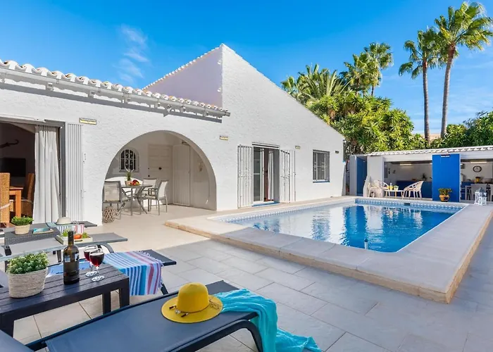 Anais - Plusholidays * Ifach