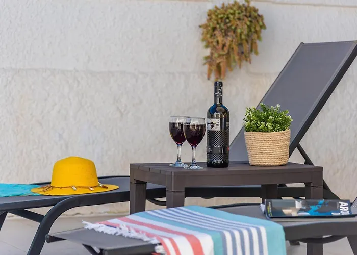 Anais - Plusholidays *