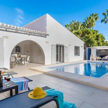 Anais - Plusholidays * Ifach