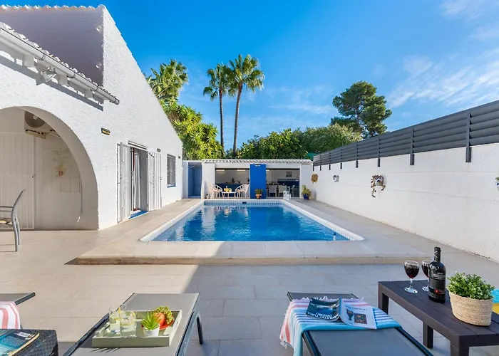 Anais - Plusholidays Vila Ifach